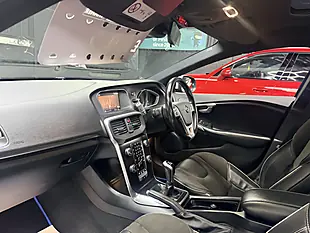 Used 2018 Volvo V40 R-Design Blue - Interior and Exterior details 14