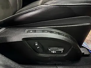 Used 2018 Volvo V40 R-Design Blue - Interior and Exterior details 17