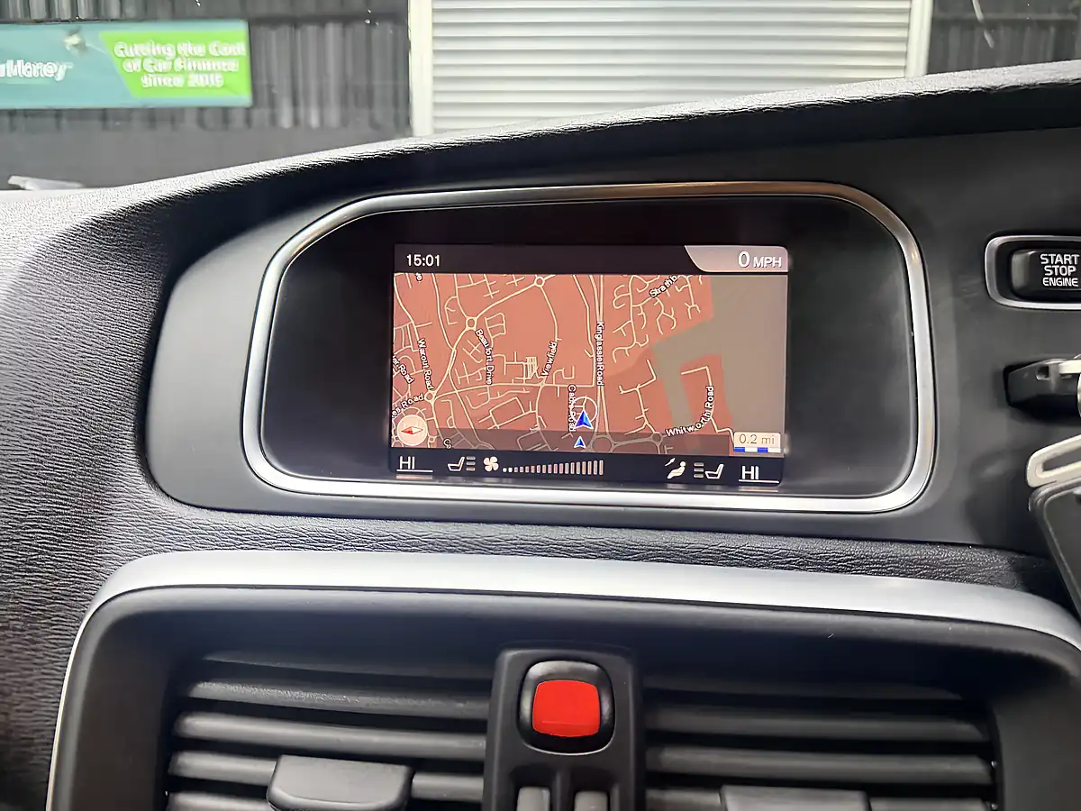 Used 2018 Volvo V40 R-Design Blue - Interior and Exterior details 20