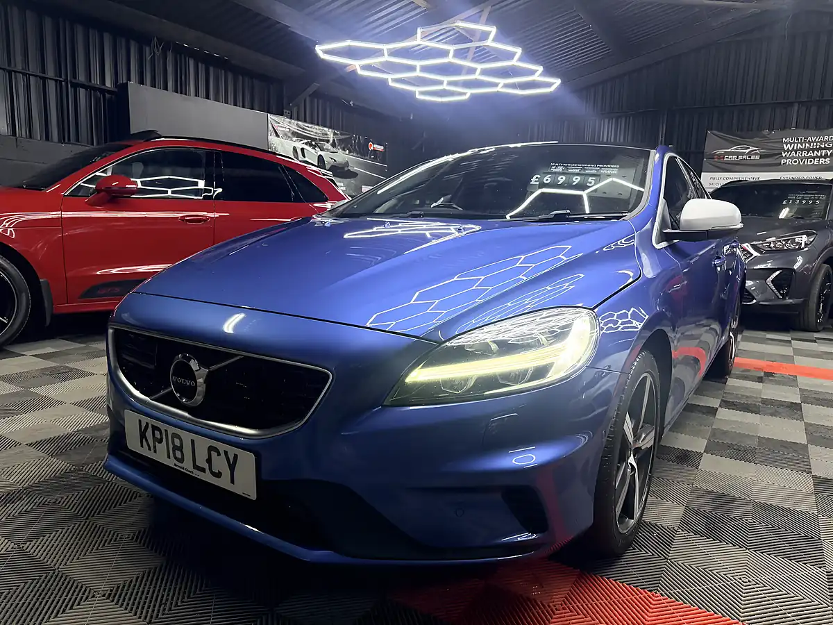 Used 2018 Volvo V40 R-Design Blue - Interior and Exterior details 4
