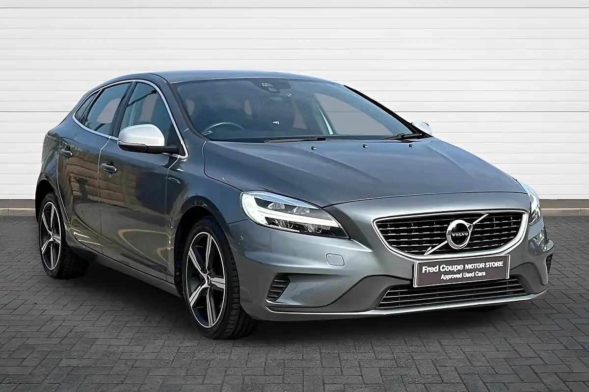 Used 2018 Volvo V40 R-Design Grey - Front View