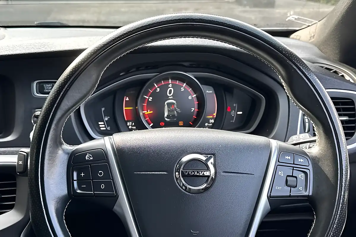 Used 2018 Volvo V40 R-Design Grey - Interior and Exterior details 10