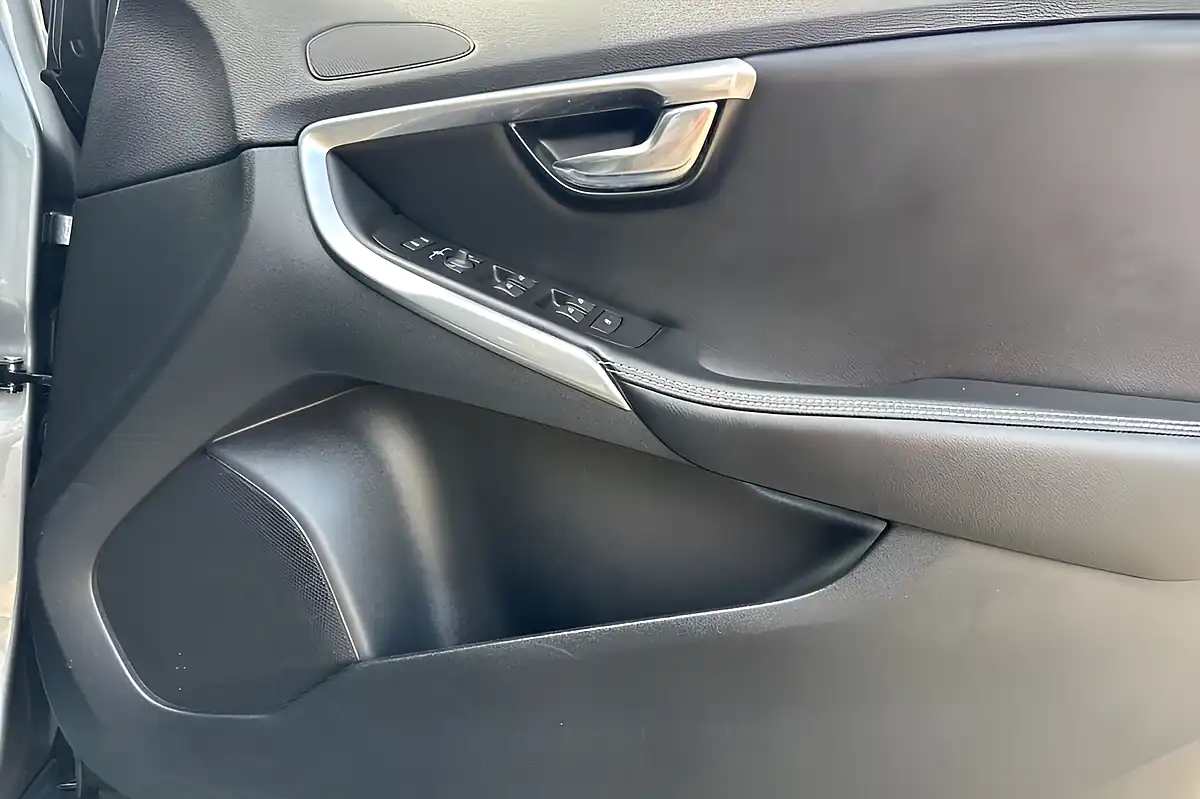 Used 2018 Volvo V40 R-Design Grey - Interior and Exterior details 17