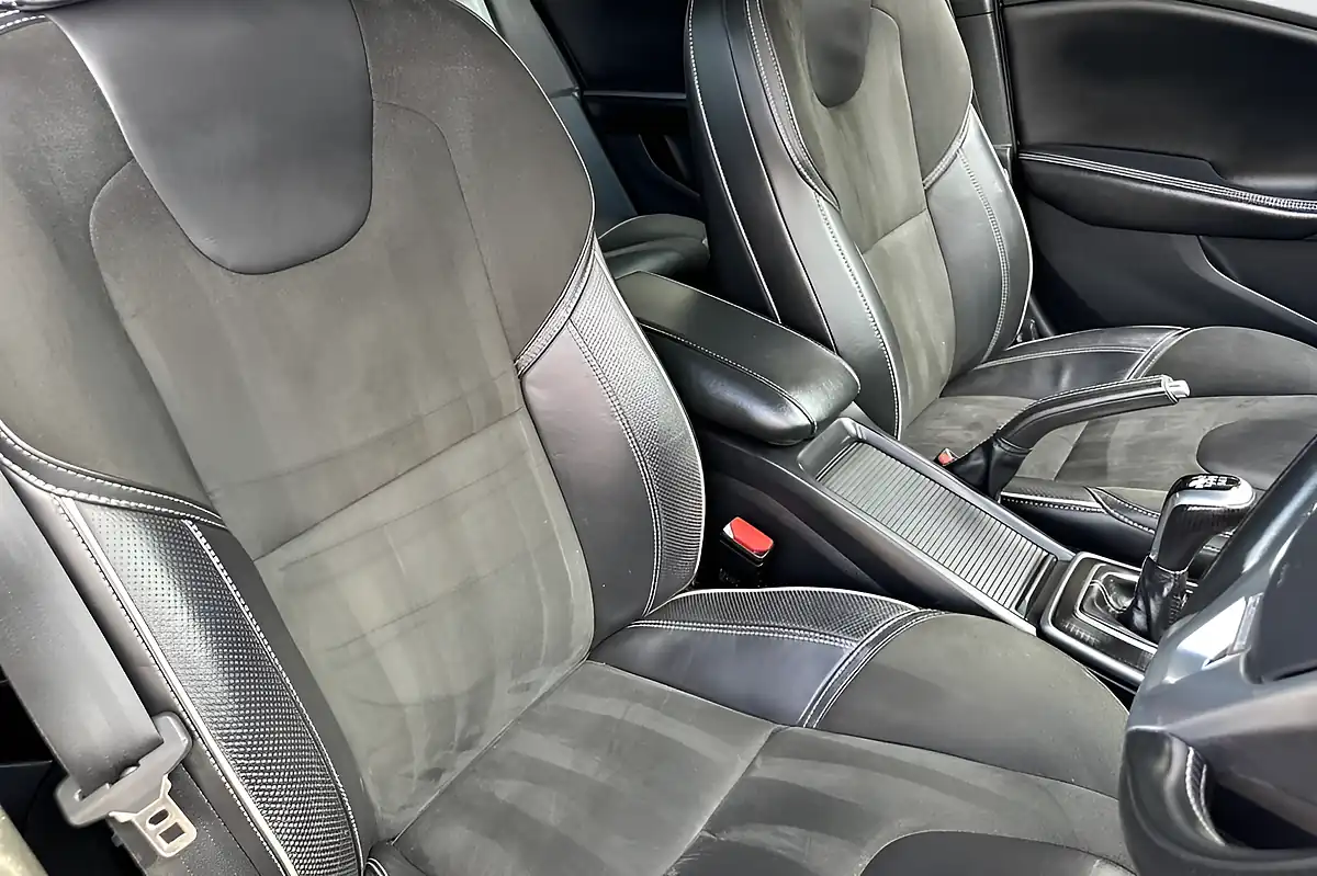 Used 2018 Volvo V40 R-Design Grey - Interior and Exterior details 18