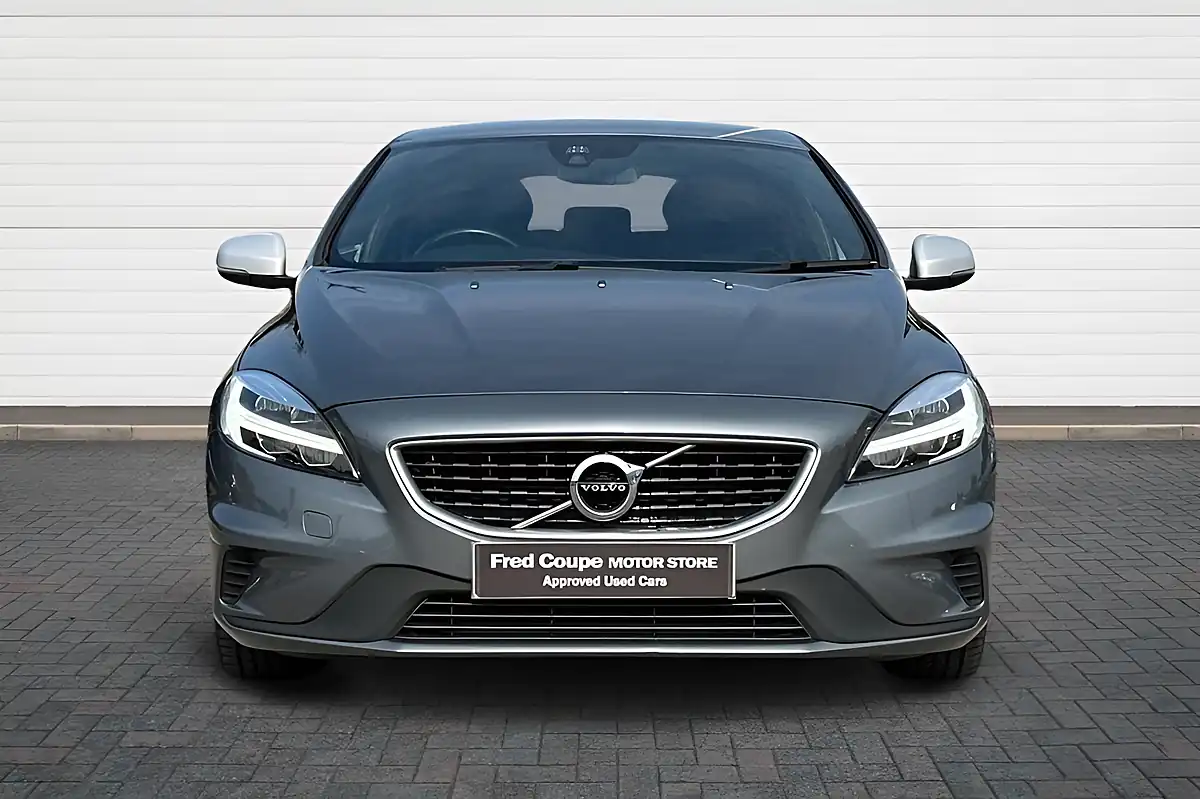 Used 2018 Volvo V40 R-Design Grey - Interior and Exterior details 8
