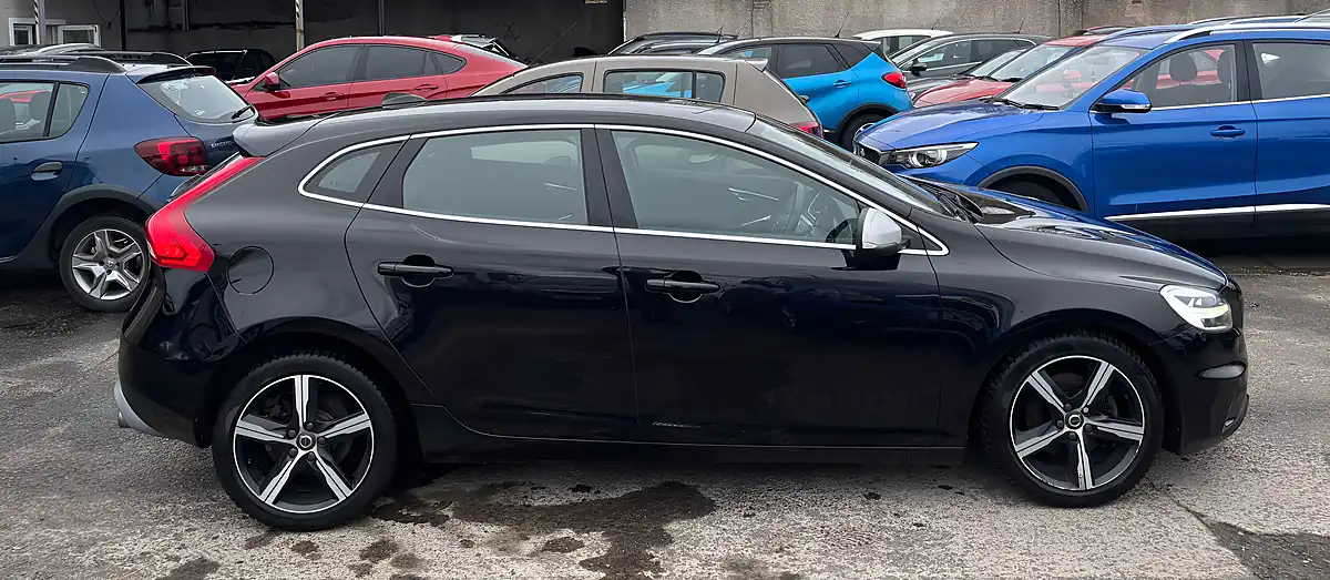 Used 2018 Volvo V40 R-Design Nav Plus Black - Interior and Exterior details 3