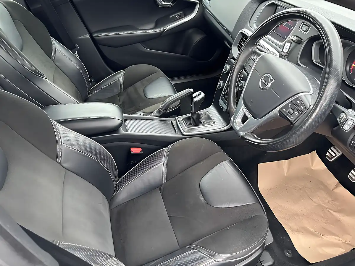Used 2018 Volvo V40 R-Design Nav Plus Black - Interior and Exterior details 5