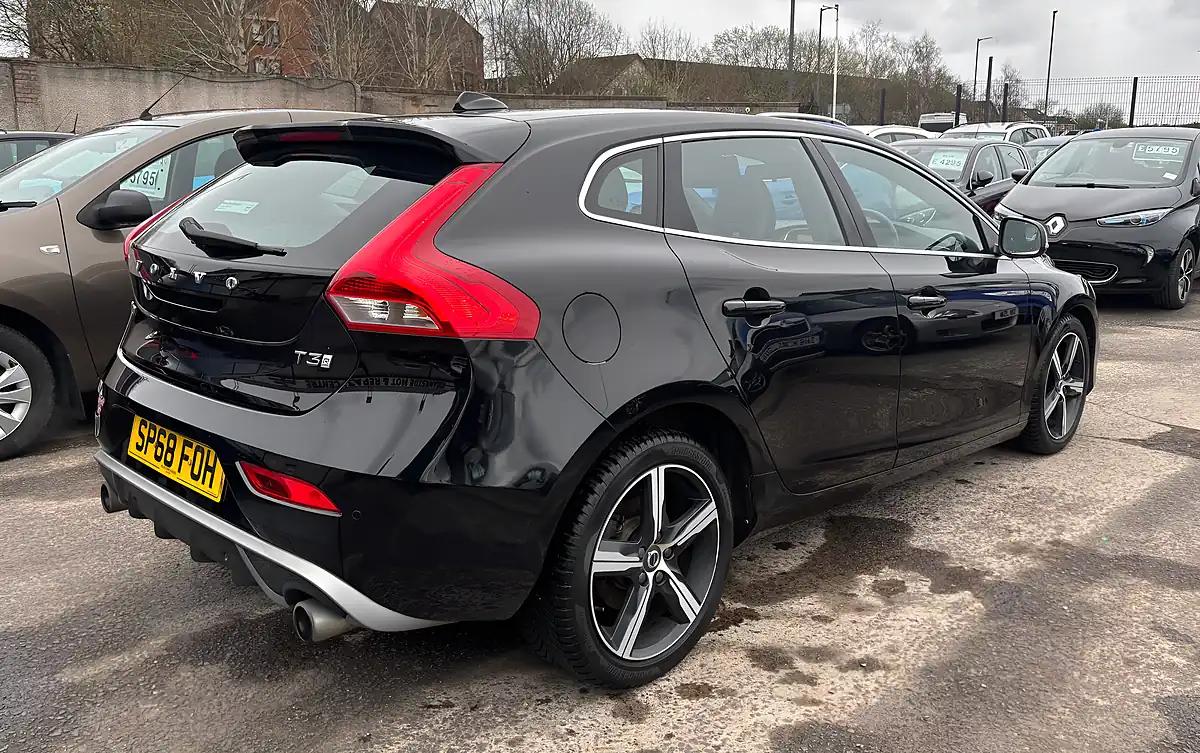 Used 2018 Volvo V40 R-Design Nav Plus Black - Interior and Exterior details 6