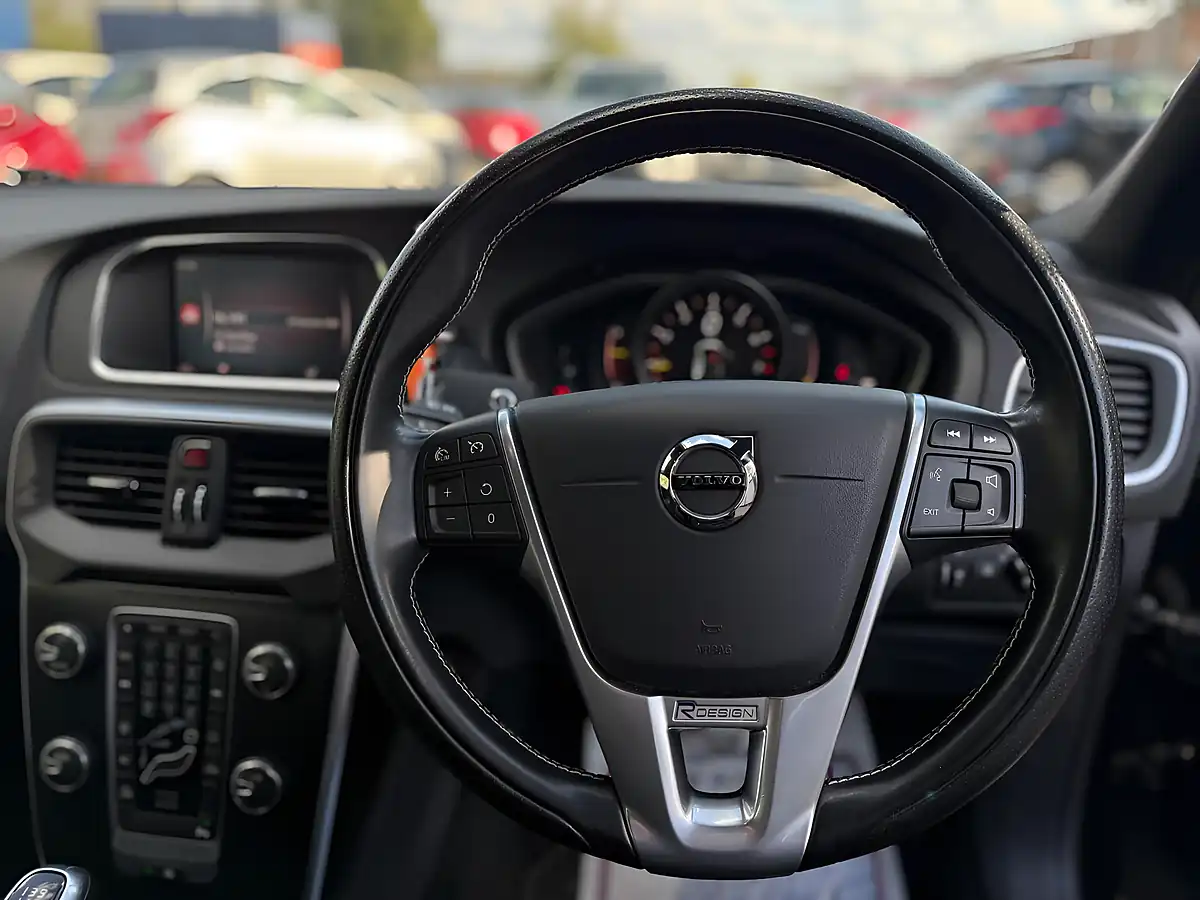 Used 2018 Volvo V40 R-Design Nav Plus Black - Interior and Exterior details 14