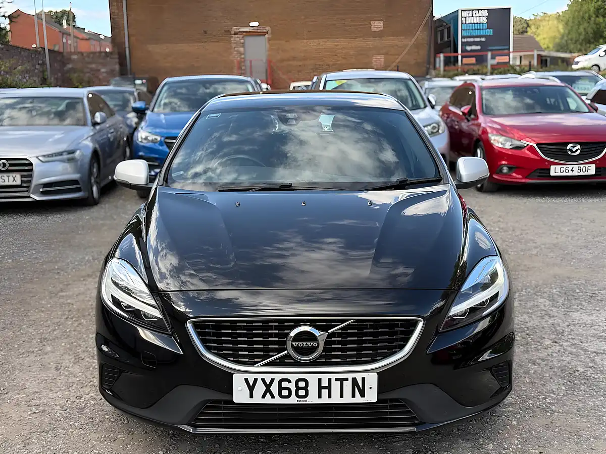 Used 2018 Volvo V40 R-Design Nav Plus Black - Interior and Exterior details 2