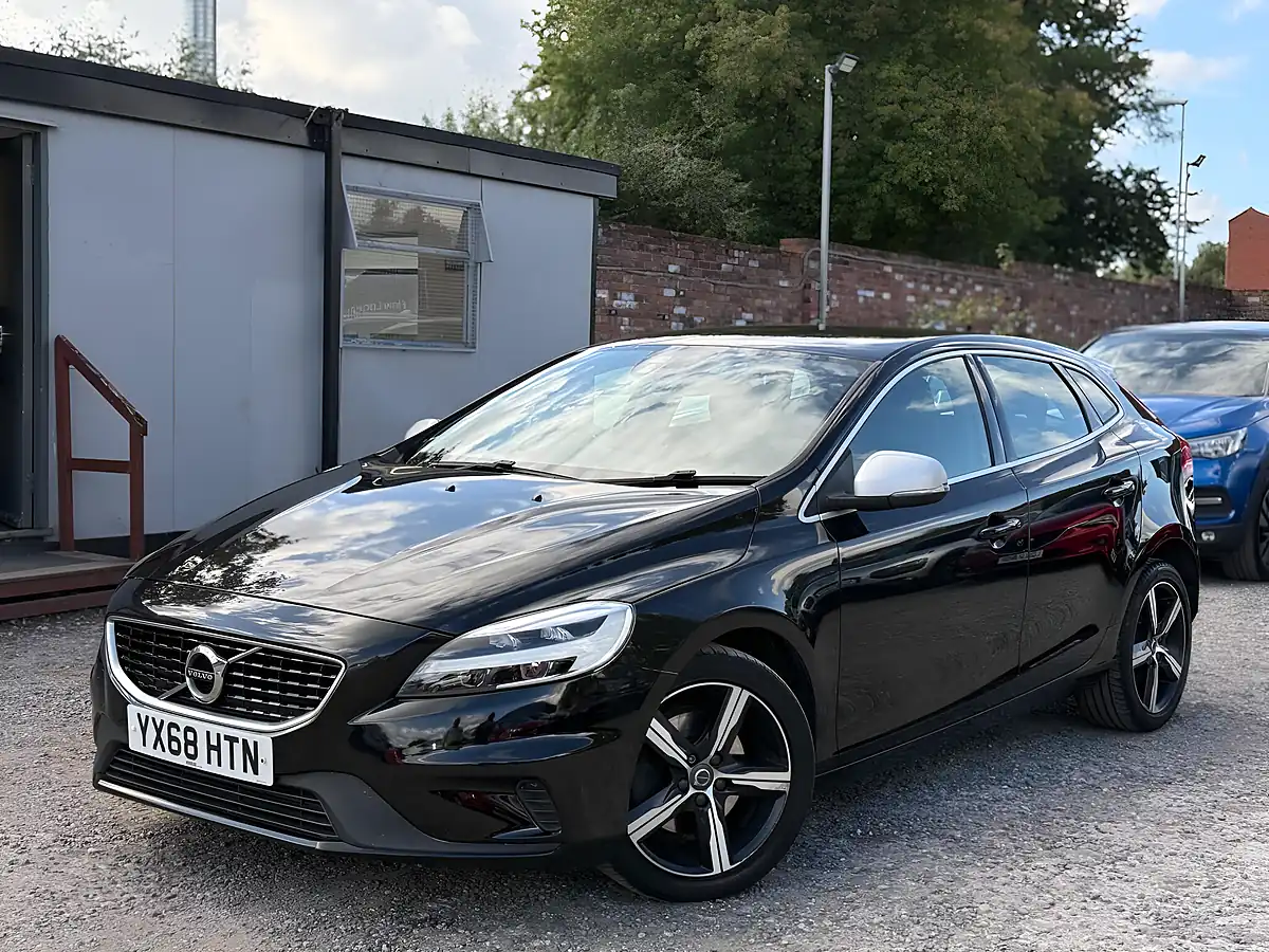 Used 2018 Volvo V40 R-Design Nav Plus Black - Interior and Exterior details 3