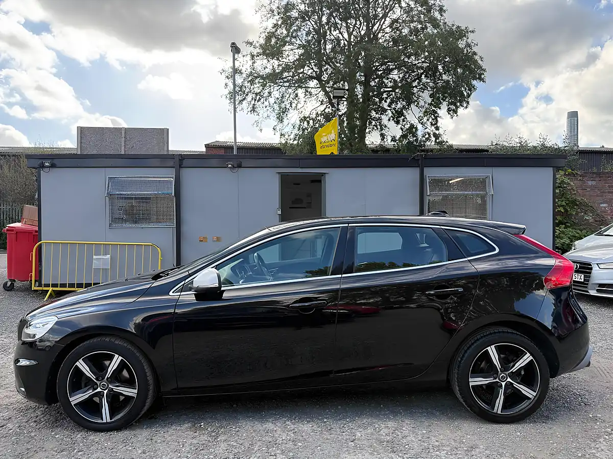 Used 2018 Volvo V40 R-Design Nav Plus Black - Interior and Exterior details 4