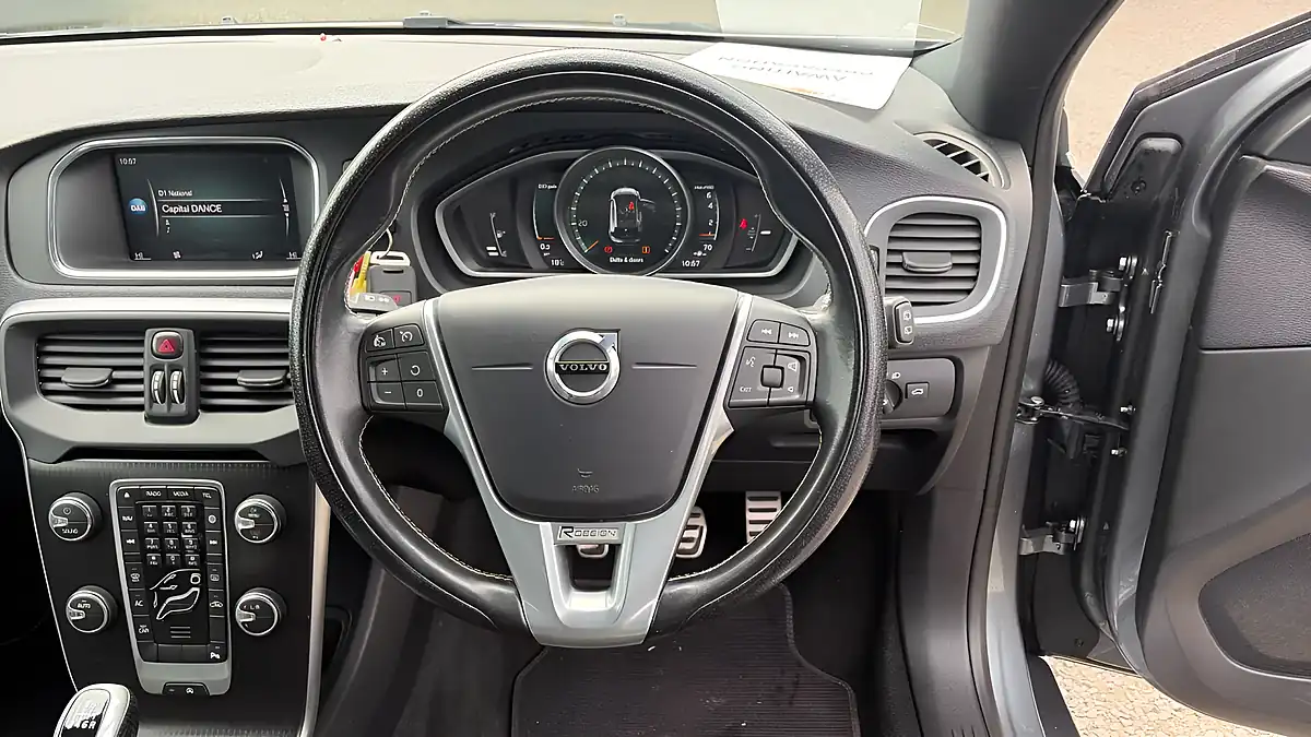 Used 2018 Volvo V40 R-Design Nav Plus Grey - Interior and Exterior details 11