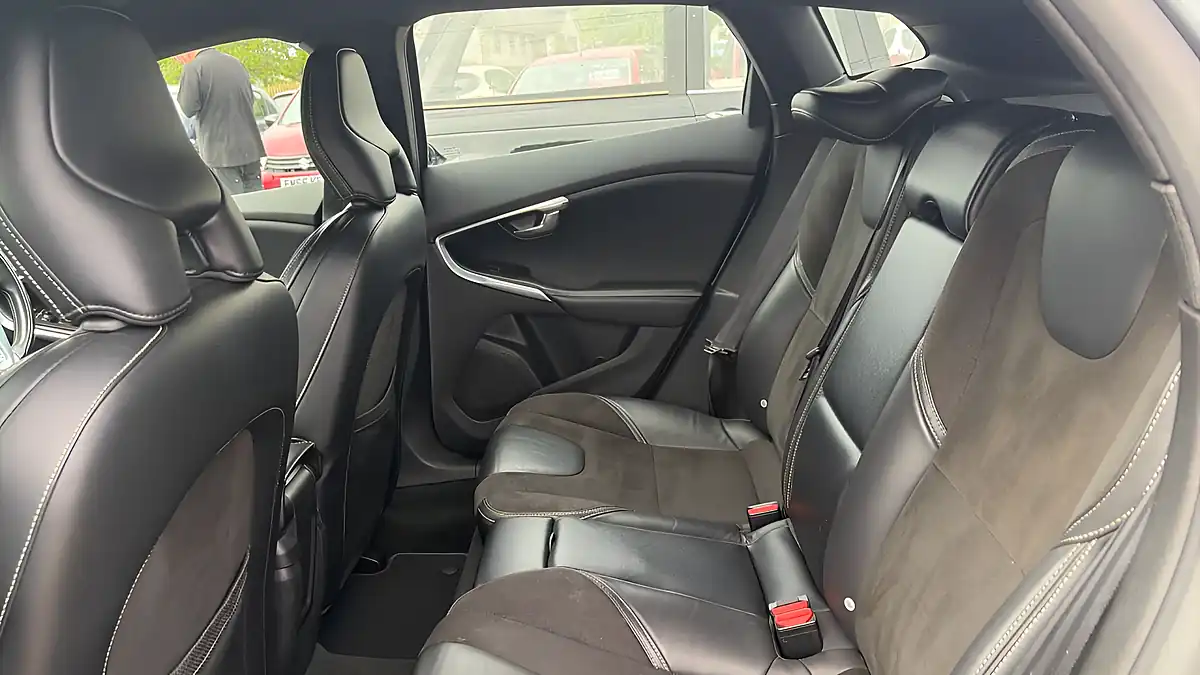 Used 2018 Volvo V40 R-Design Nav Plus Grey - Interior and Exterior details 14