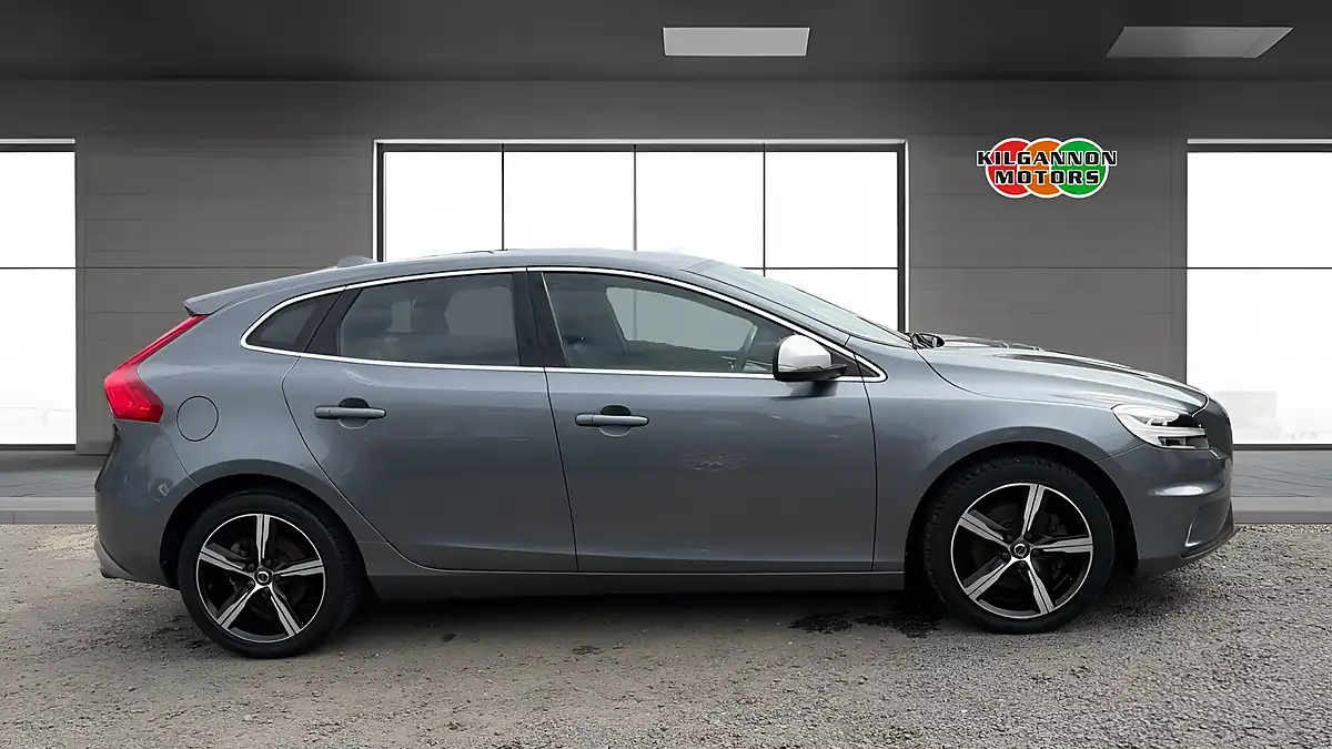 Used 2018 Volvo V40 R-Design Nav Plus Grey - Interior and Exterior details 16