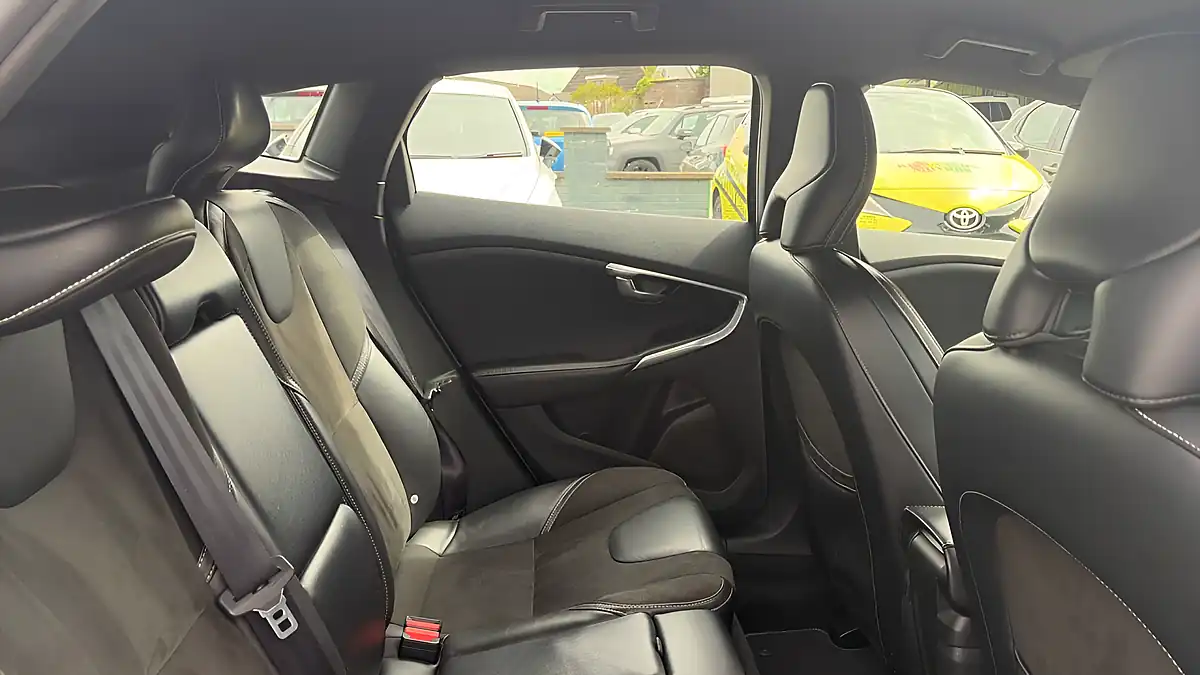 Used 2018 Volvo V40 R-Design Nav Plus Grey - Interior and Exterior details 9