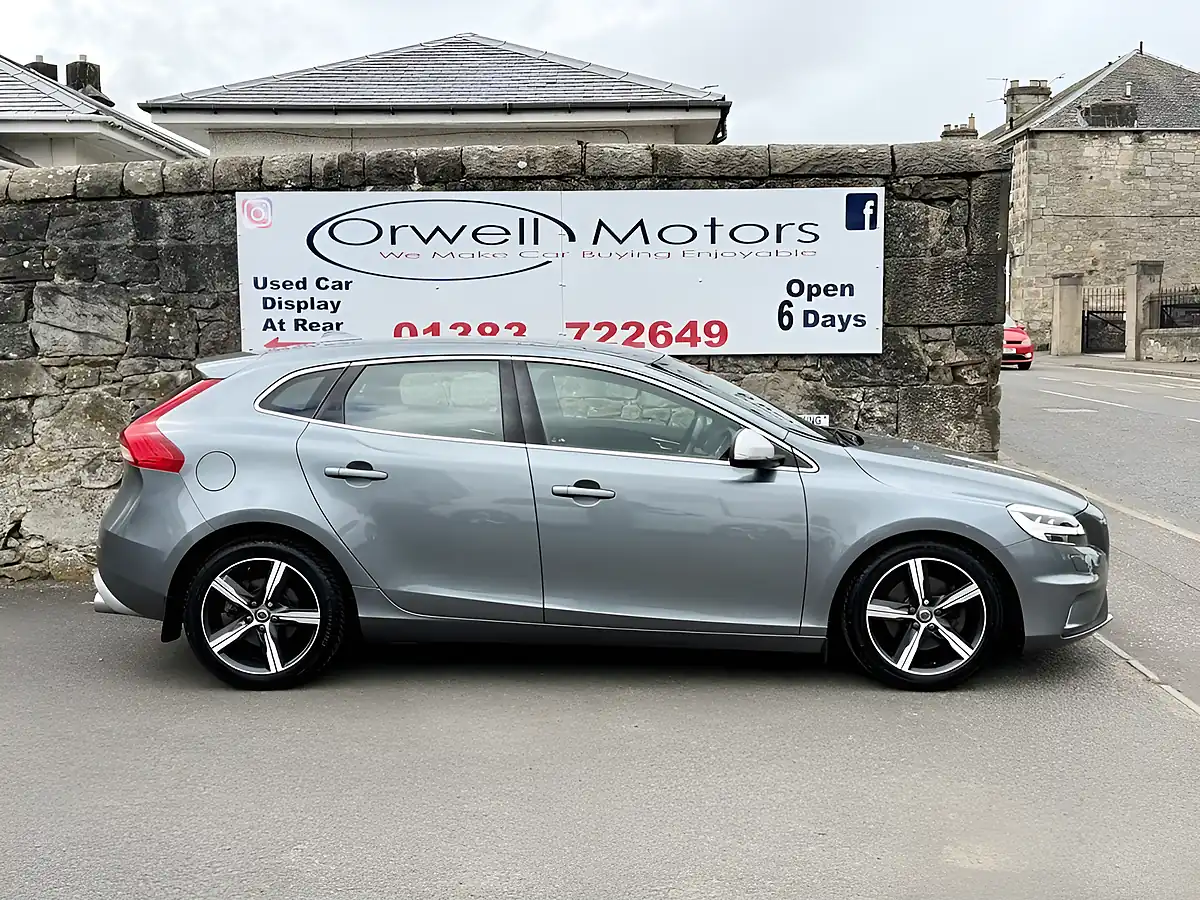 Used 2018 Volvo V40 R-Design Nav Plus Osmium Grey - Interior and Exterior details 2