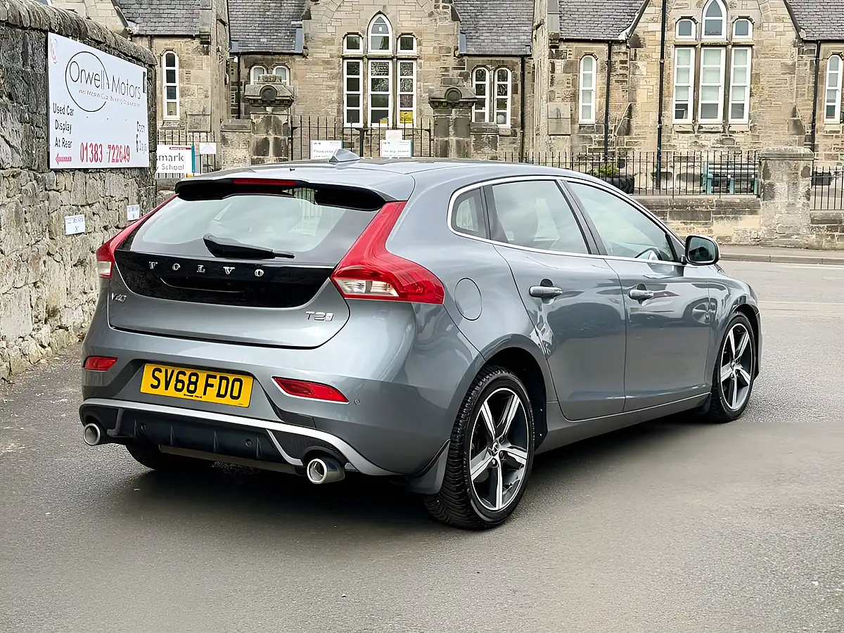 Used 2018 Volvo V40 R-Design Nav Plus Osmium Grey - Interior and Exterior details 4