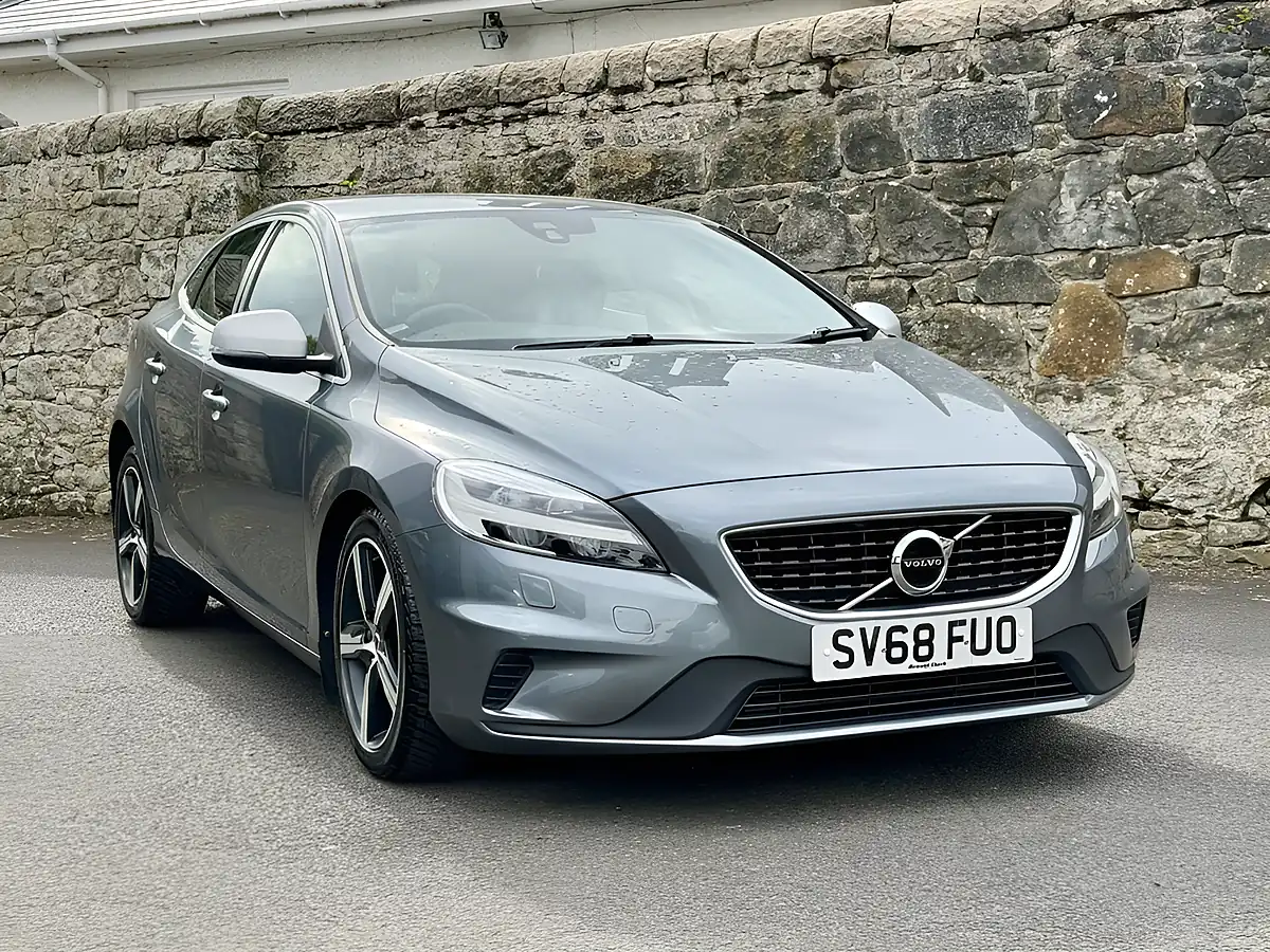 Used 2018 Volvo V40 R-Design Nav Plus Osmium Grey - Interior and Exterior details 9