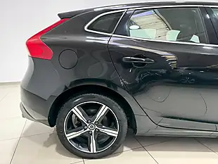 Used 2018 Volvo V40 R-Design Onyx Black - Interior and Exterior details 11