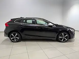 Used 2018 Volvo V40 R-Design Onyx Black - Interior and Exterior details 12