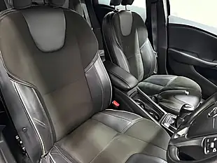 Used 2018 Volvo V40 R-Design Onyx Black - Interior and Exterior details 15