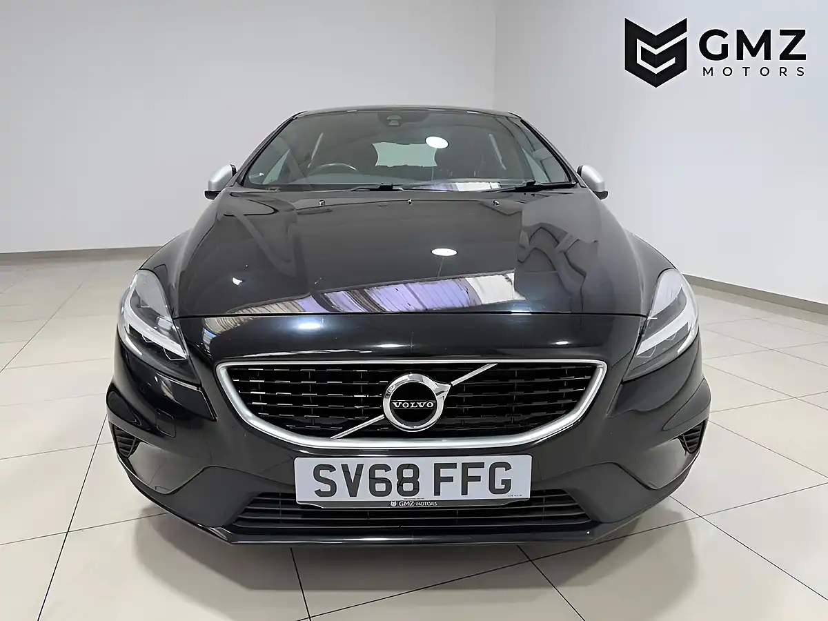 Used 2018 Volvo V40 R-Design Onyx Black - Interior and Exterior details 2