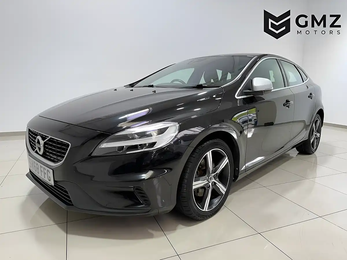 Used 2018 Volvo V40 R-Design Onyx Black - Interior and Exterior details 3