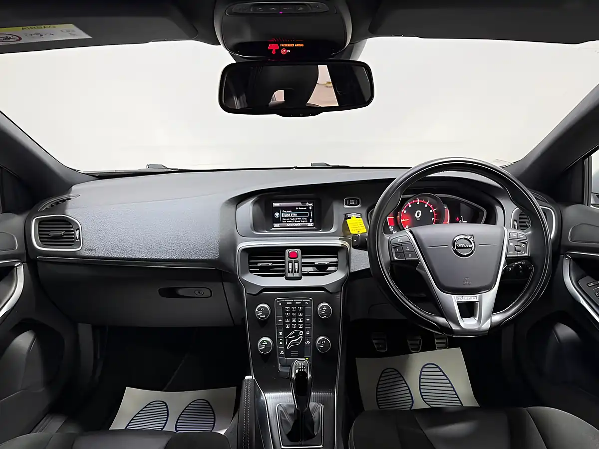 Used 2018 Volvo V40 R-Design Onyx Black - Interior and Exterior details 4