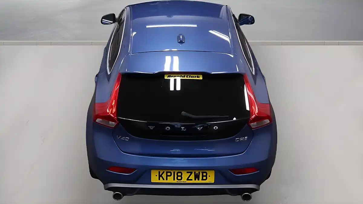 Used 2018 Volvo V40 R-Design Pro Blue - Interior and Exterior details 8