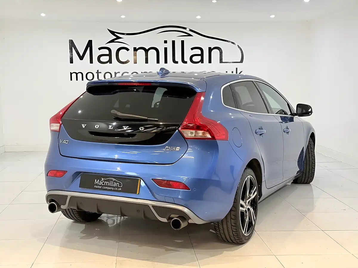 Used 2018 Volvo V40 R-Design Pro Blue - Interior and Exterior details 14