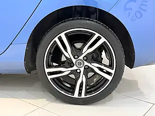 Used 2018 Volvo V40 R-Design Pro Blue - Interior and Exterior details 18