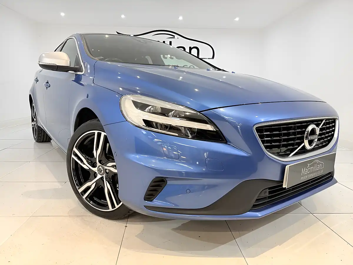 Used 2018 Volvo V40 R-Design Pro Blue - Interior and Exterior details 6