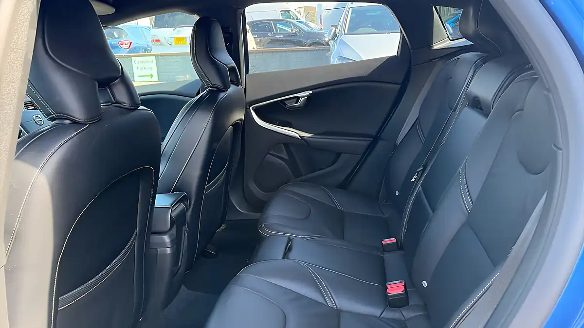 Used 2018 Volvo V40 R-Design Pro Blue - Interior and Exterior details 14
