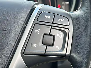 Used 2018 Volvo V40 R-Design Pro Bursting Blue - Interior and Exterior details 16
