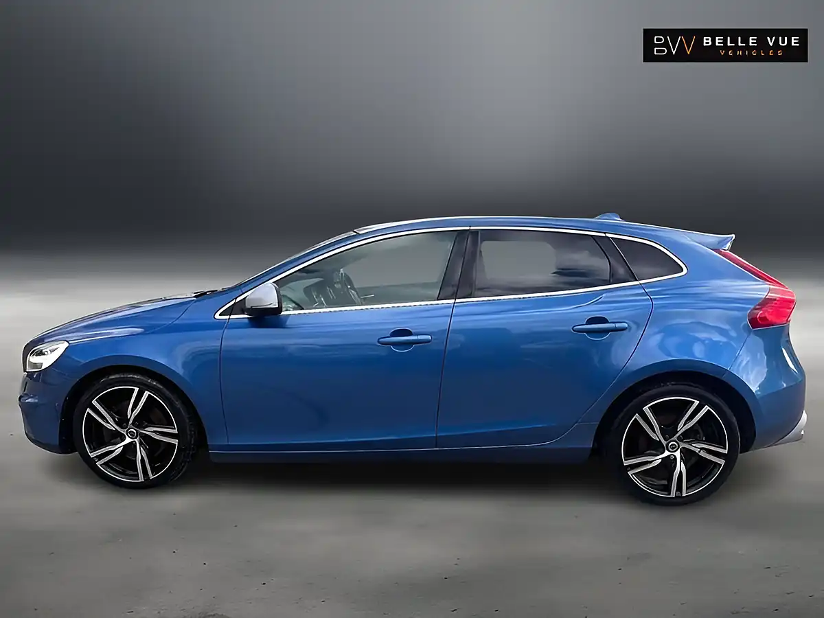 Used 2018 Volvo V40 R-Design Pro Bursting Blue - Interior and Exterior details 5