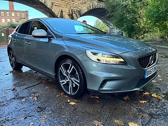 2018 Volvo V40 R-Design Pro T3