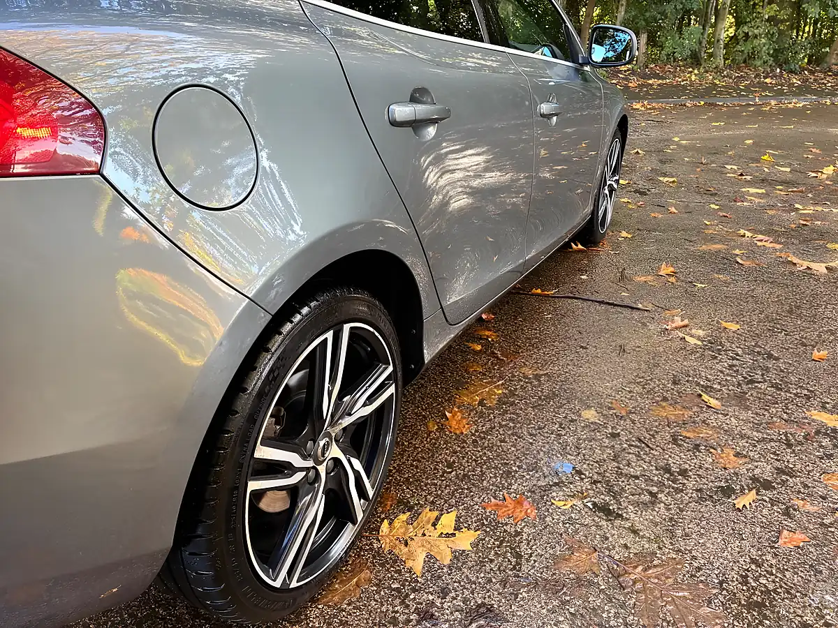 Used 2018 Volvo V40 R-Design Pro Grey - Interior and Exterior details 12