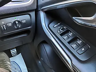 Used 2018 Volvo V40 R-Design Pro Grey - Interior and Exterior details 19