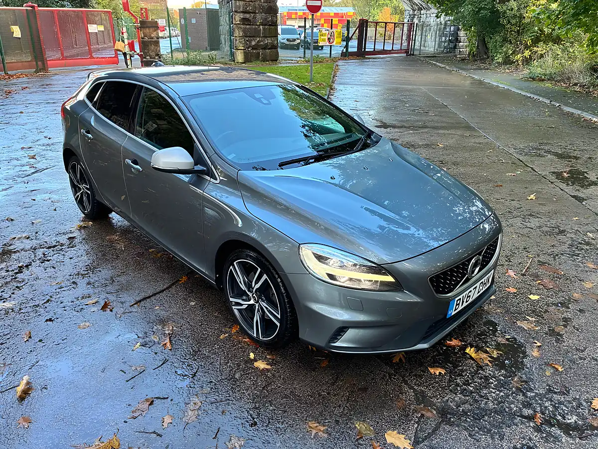 Used 2018 Volvo V40 R-Design Pro Grey - Interior and Exterior details 20