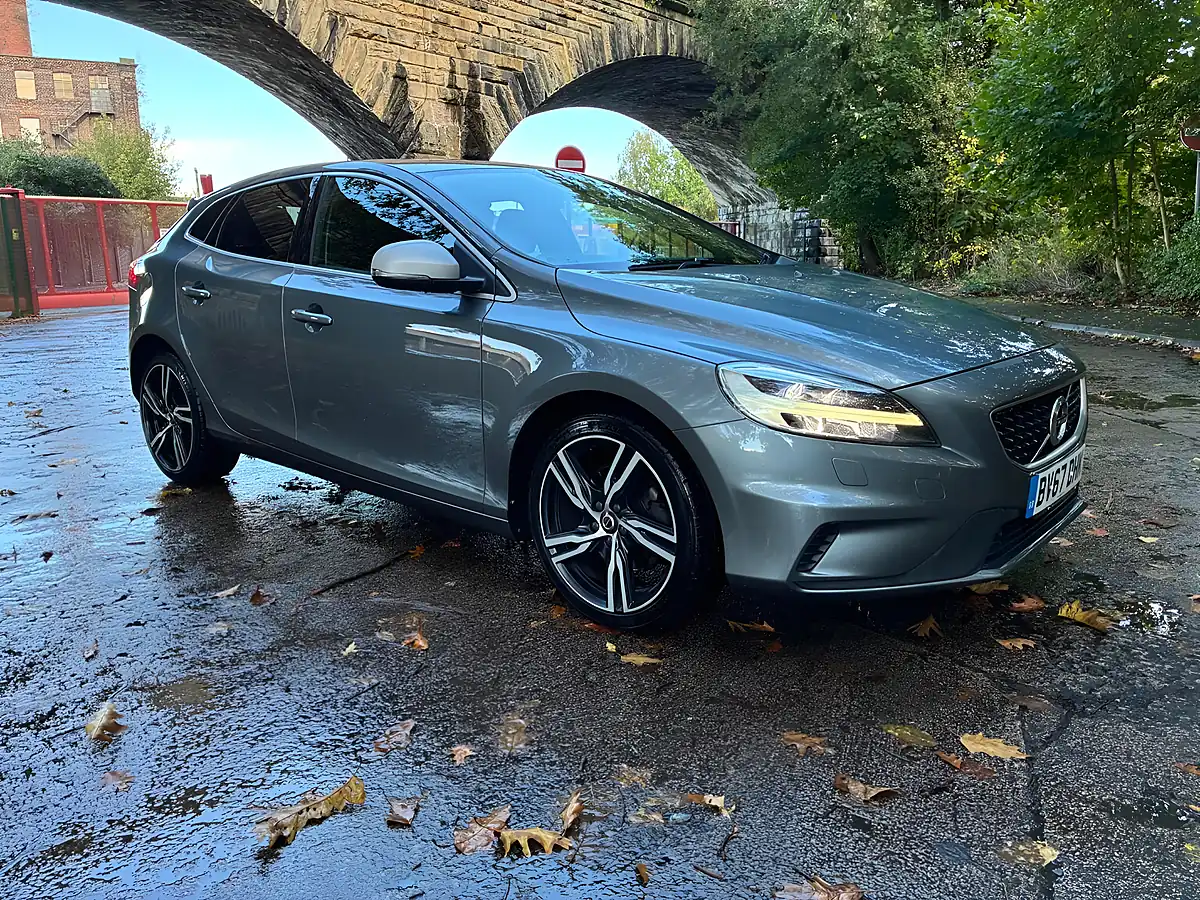 Used 2018 Volvo V40 R-Design Pro Grey - Interior and Exterior details 3