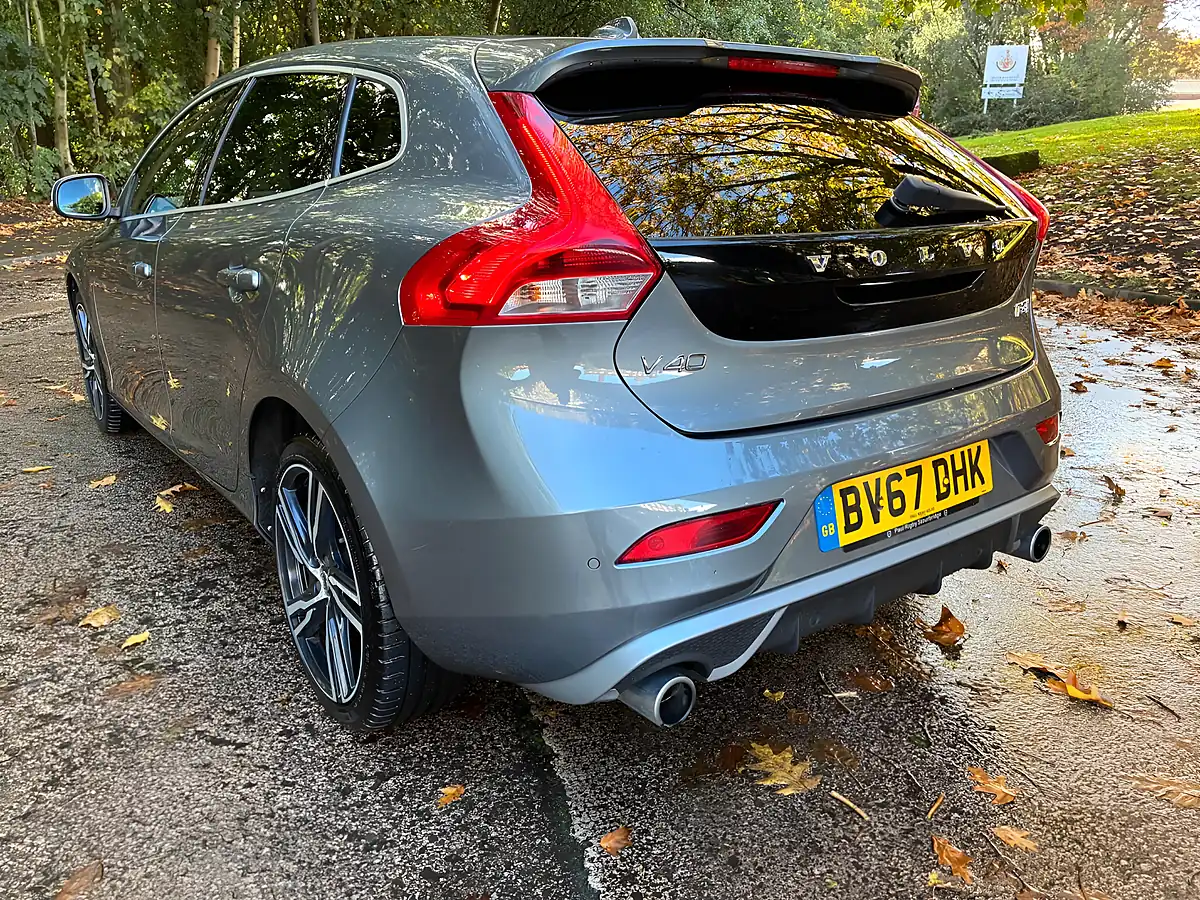 Used 2018 Volvo V40 R-Design Pro Grey - Interior and Exterior details 8