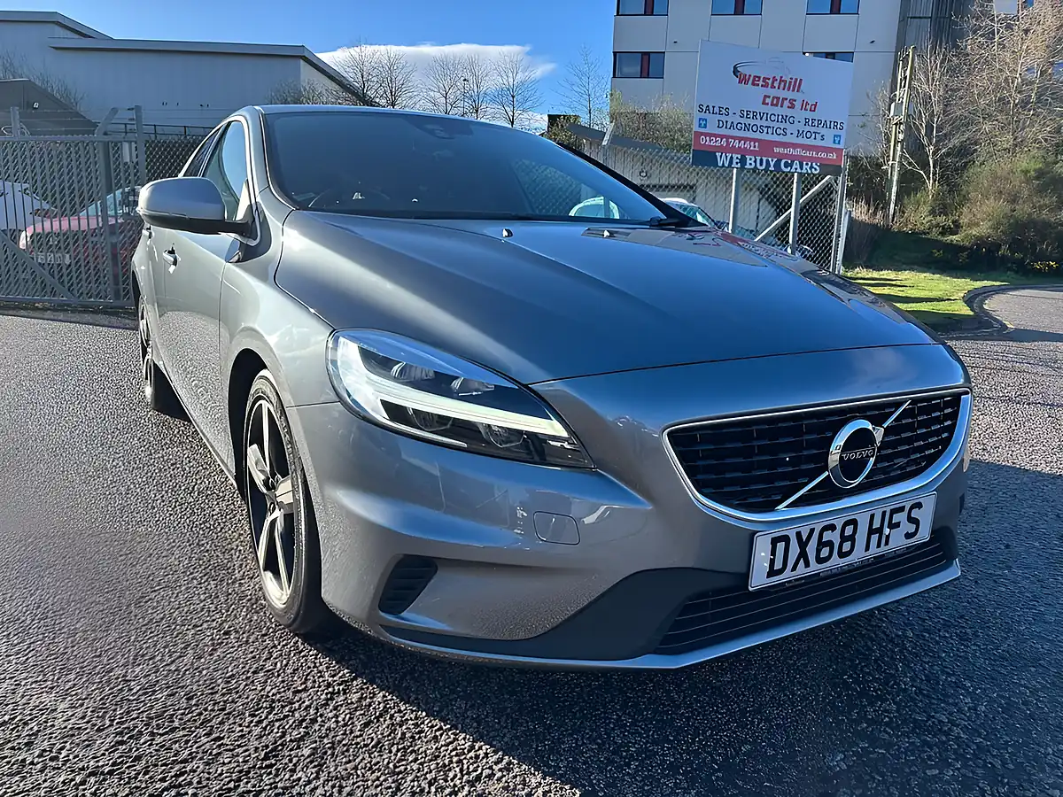 Used 2018 Volvo V40 R-Design Pro Osmium Grey - Front View