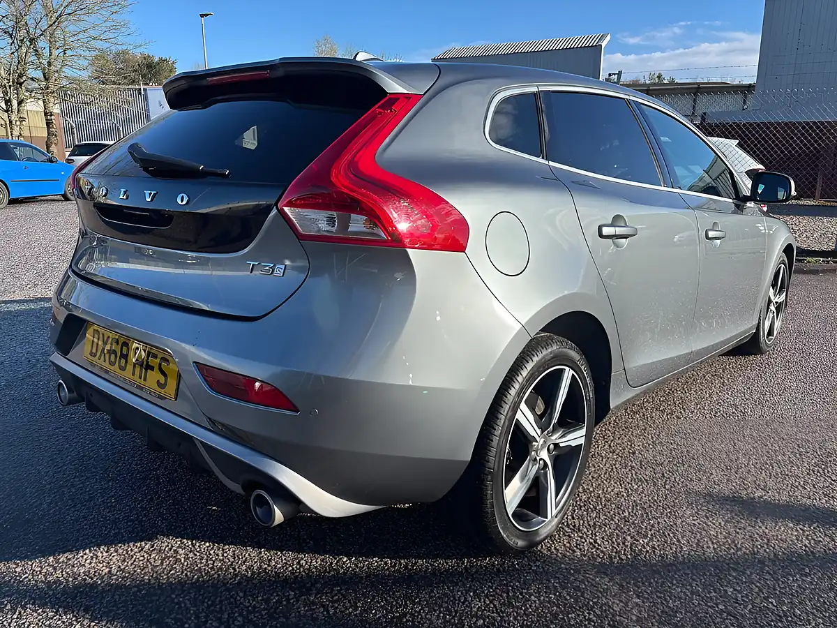 Used 2018 Volvo V40 R-Design Pro Osmium Grey - Interior and Exterior details 10