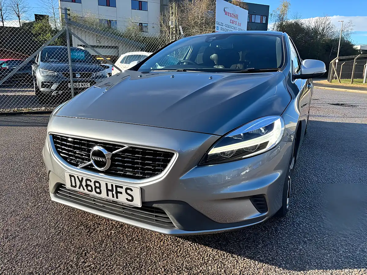 Used 2018 Volvo V40 R-Design Pro Osmium Grey - Interior and Exterior details 11