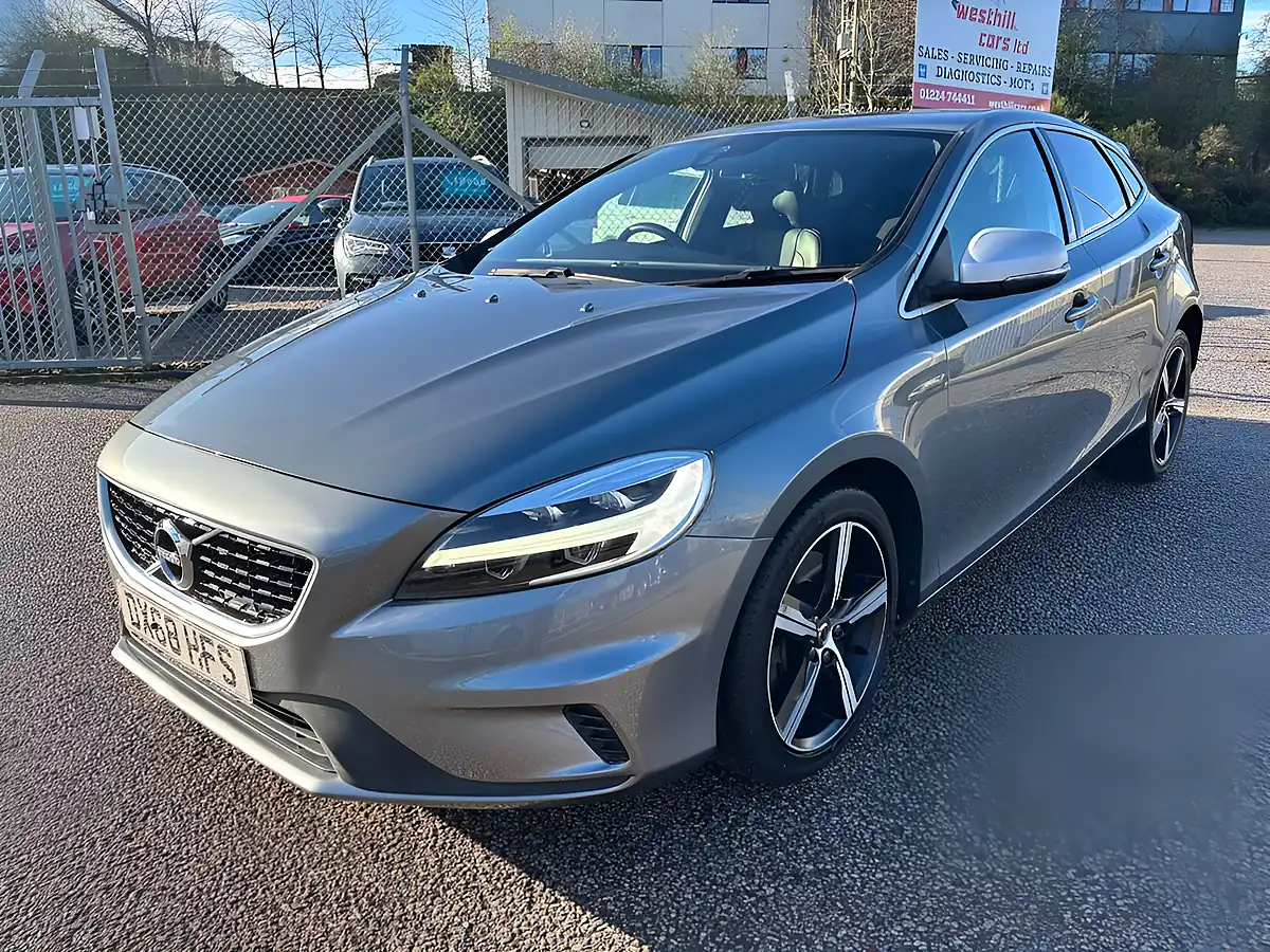 Used 2018 Volvo V40 R-Design Pro Osmium Grey - Interior and Exterior details 12