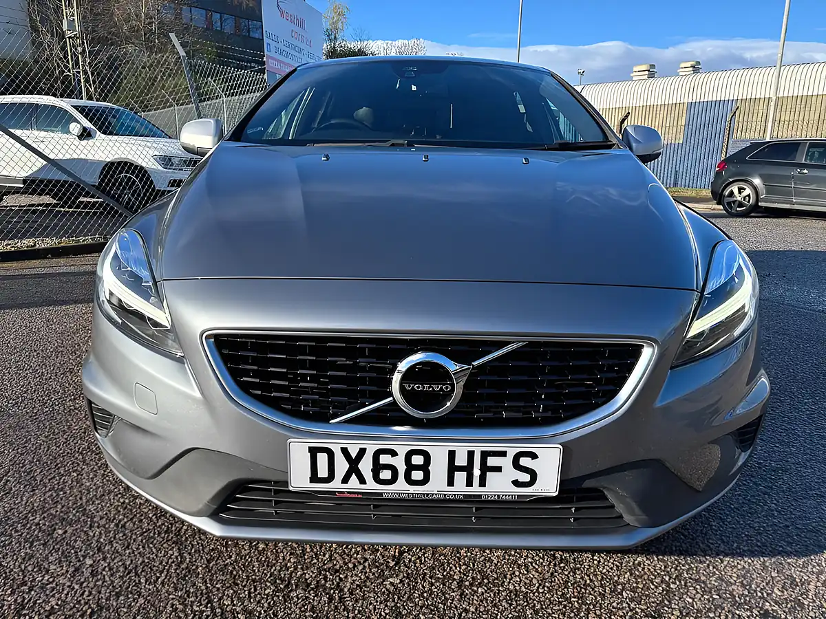 Used 2018 Volvo V40 R-Design Pro Osmium Grey - Interior and Exterior details 16