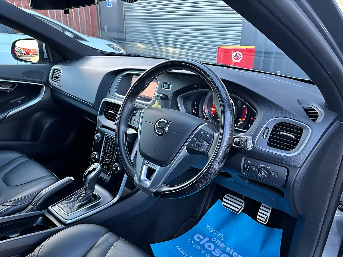 Used 2018 Volvo V40 R-Design Pro Osmium Grey - Interior and Exterior details 2