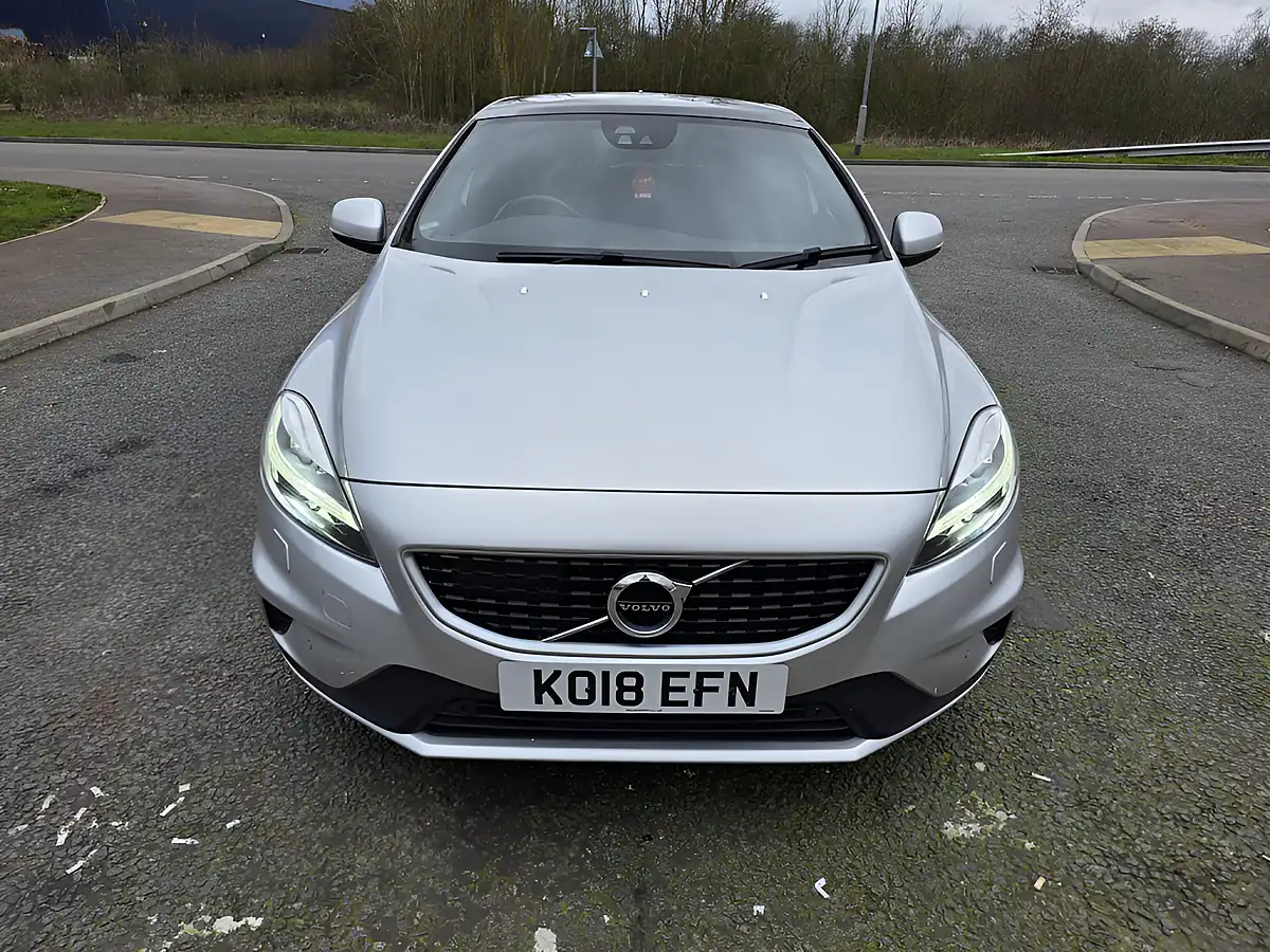 Used 2018 Volvo V40 R-Design Pro Silver - Front View