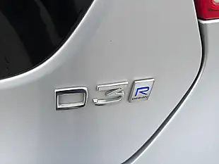 Used 2018 Volvo V40 R-Design Pro Silver - Interior and Exterior details 17